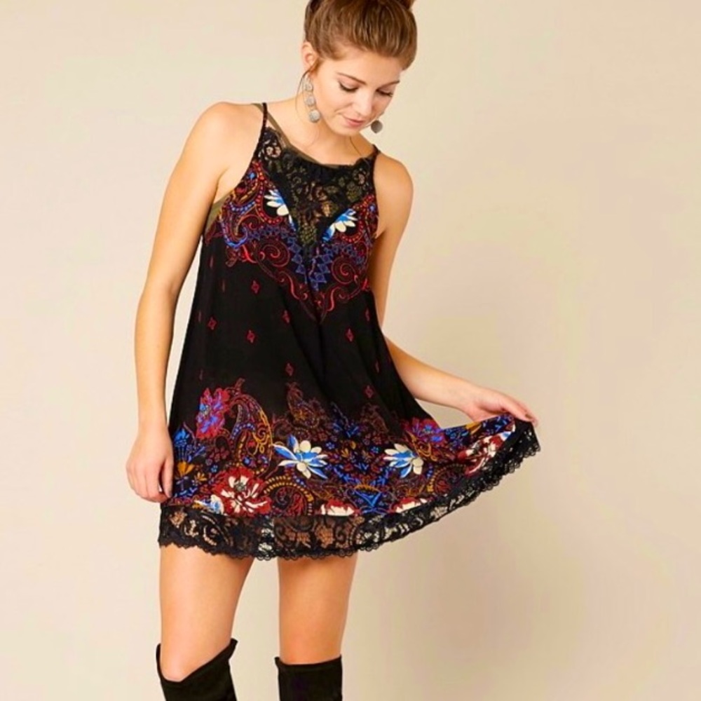 🌷 FREE PEOPLE black floral lace slip dress! Perfect condition,spring summer!